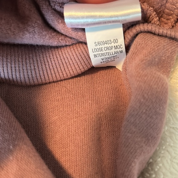 Old Navy Women’s Petite Medium Super Soft Loose Crop Top Purple Sweatshirt - Picture 5 of 5
